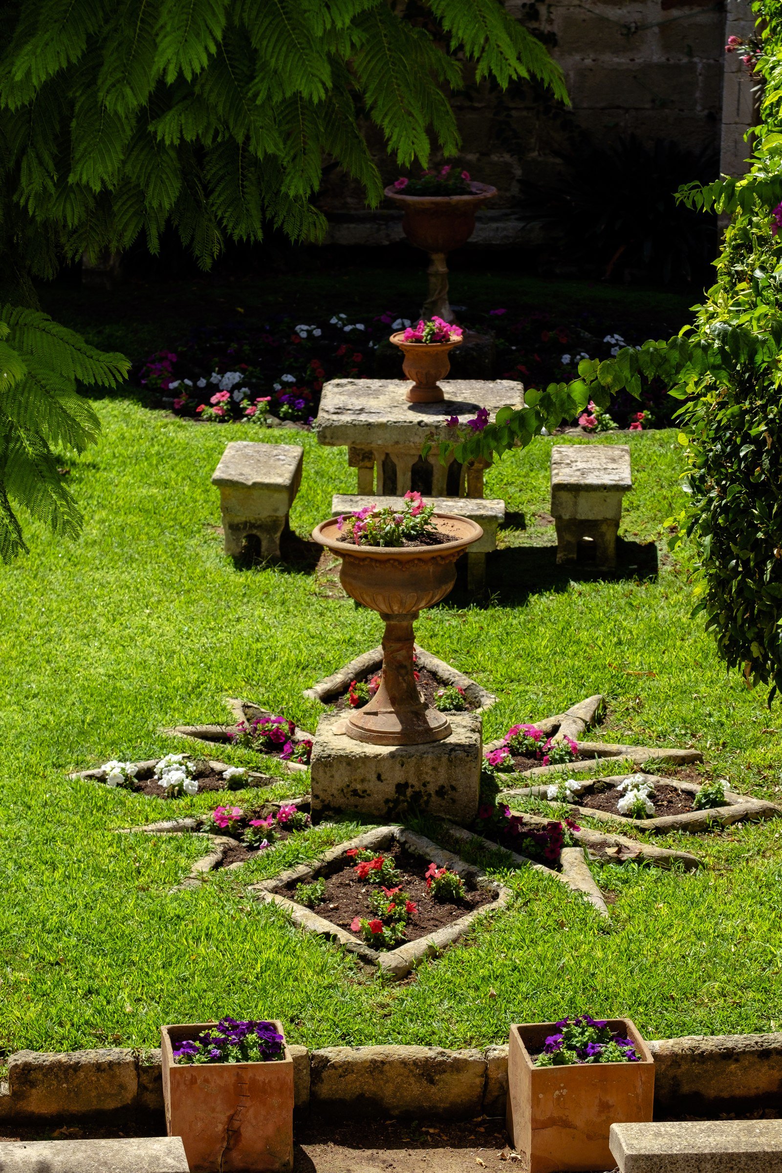 Jardín interior del Palau Salort